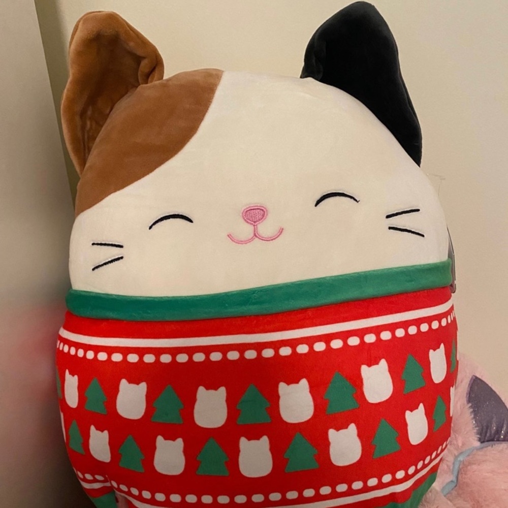 Cam the calico cat holiday Squishmallow!